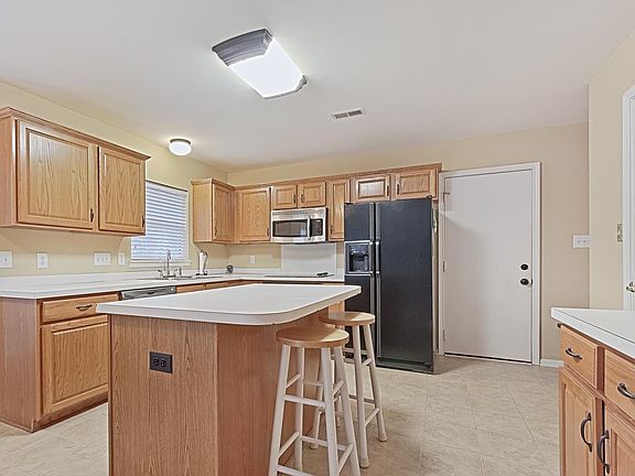 5th image of 2958 Redfield Dr