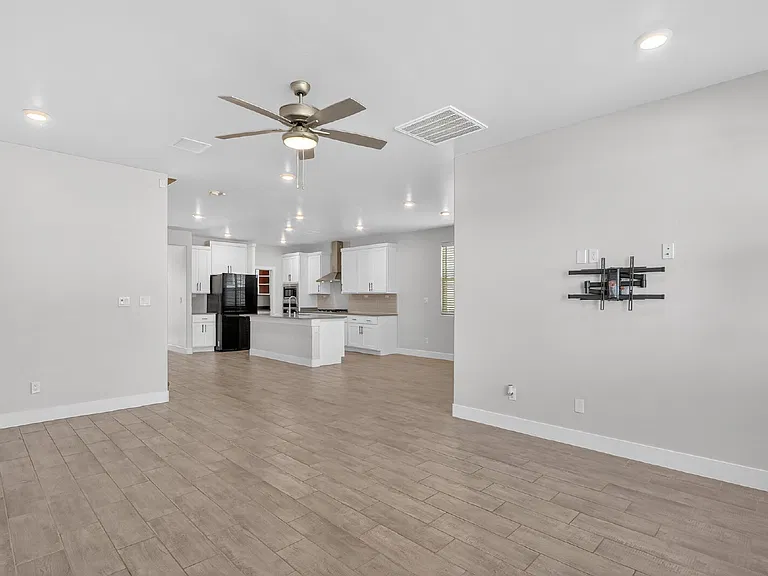 2233 Sandstone Pl — Photo 39