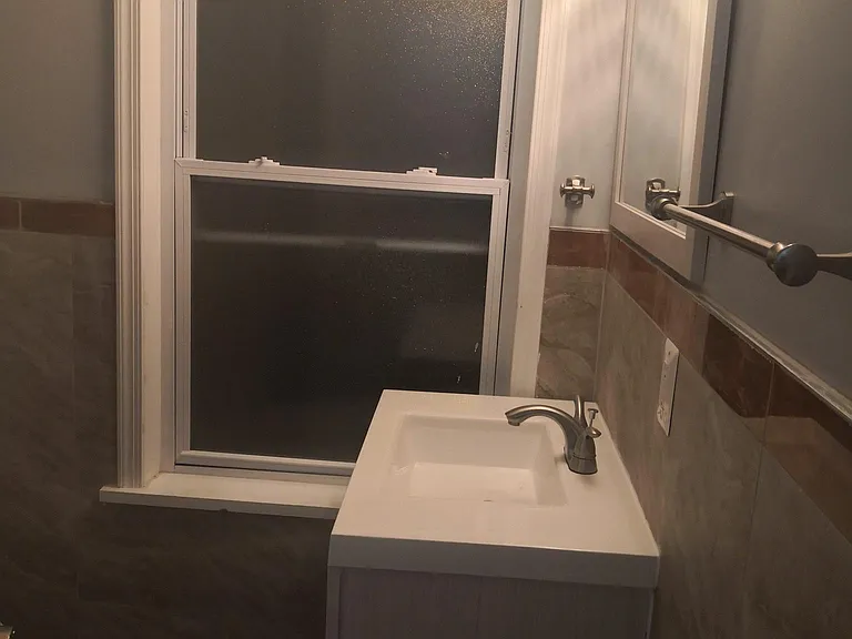 600 N 11th St #2F — Photo 10