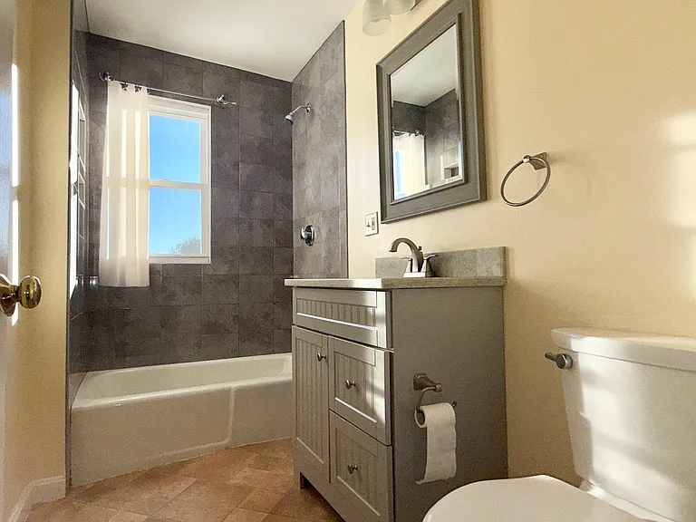 1037 Cass Ave #1 — Photo 7