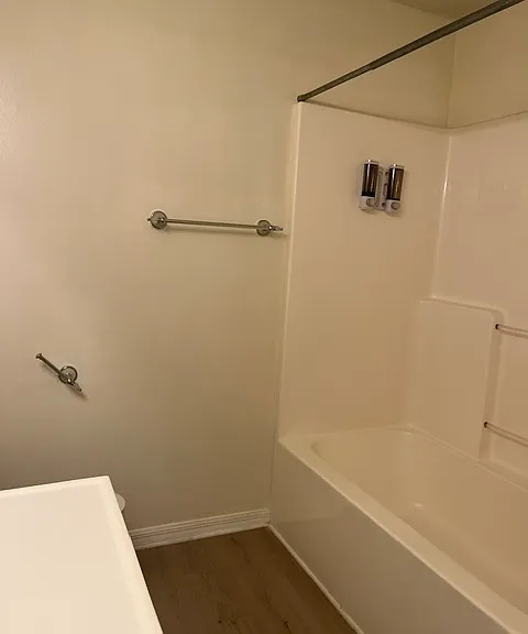 1610 Thornton Ave — Photo 2