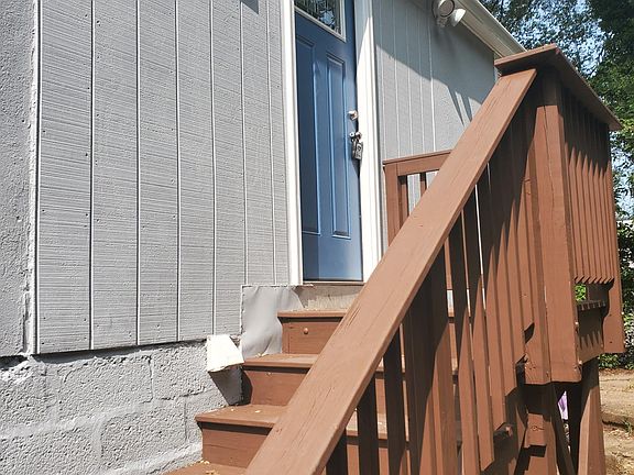5th image of 1127 N Royal Ave Front 3