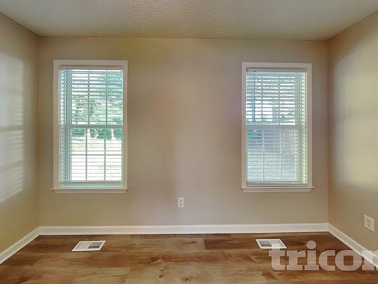 153 Cambridge Elm Dr — Photo 9