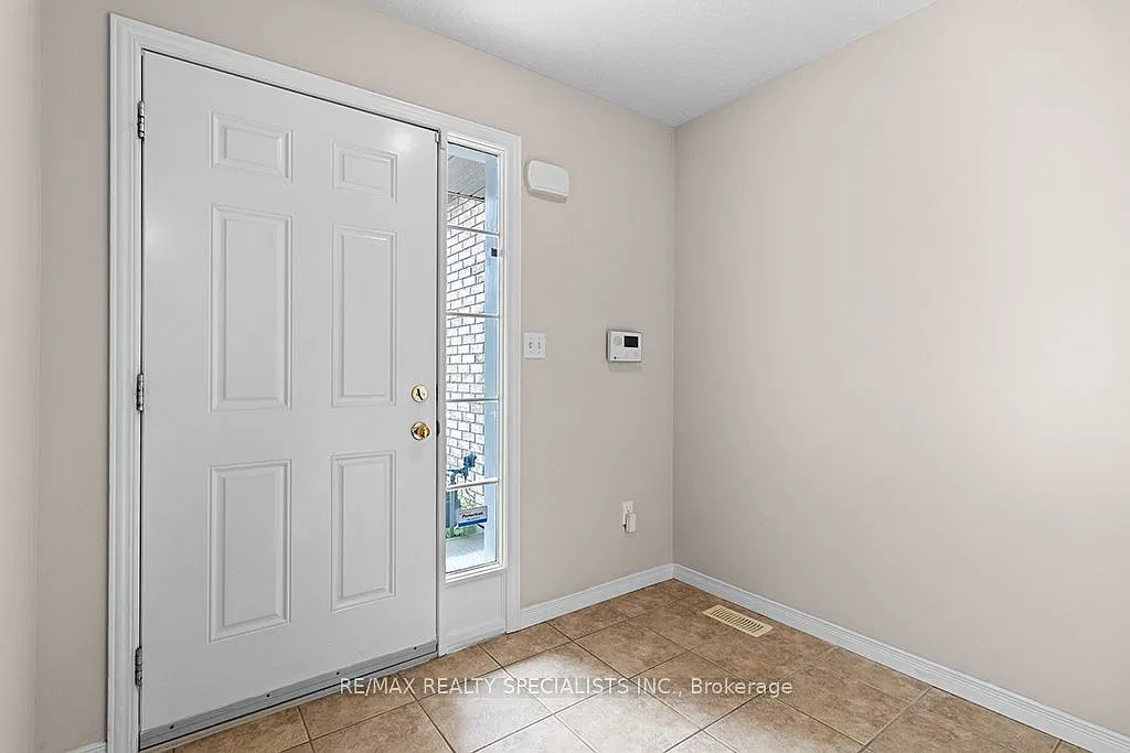 3 bed, $2,950 — Photo 3