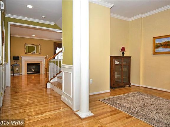 2nd image of 736 Lake Varuna Mews