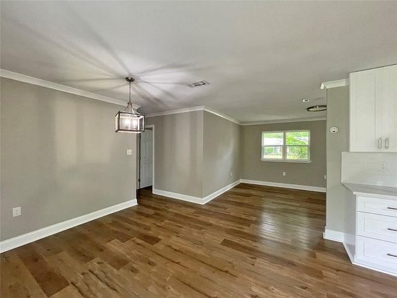 4th image of 259 Bluebird Dr