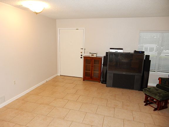 2nd image of 6002 Lonesome Pine St