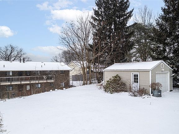 2nd image of 369 Franklin Ave