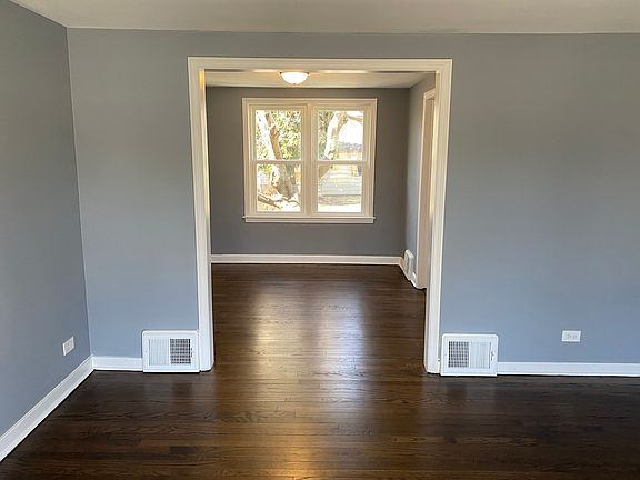 4th image of 3604 S 58th Ave