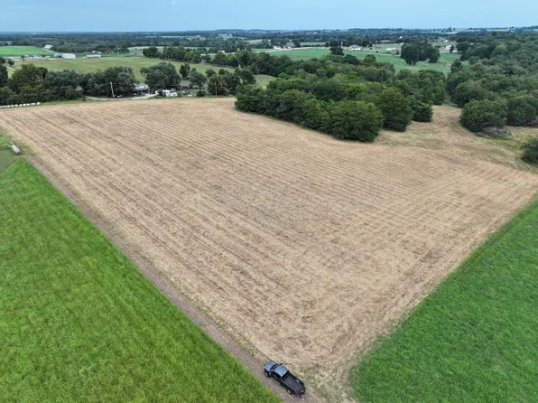 000 S 140th Road, Morrisville, MO 65710