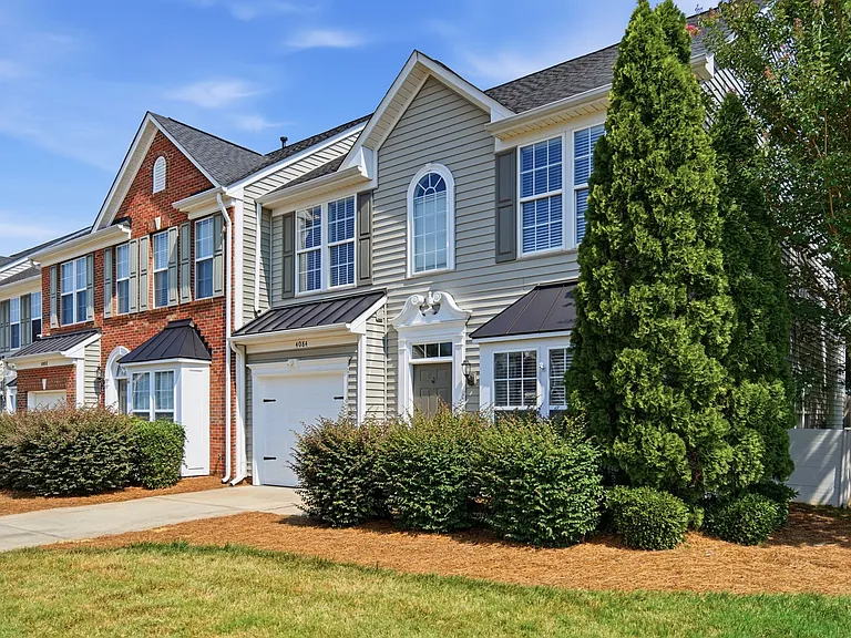 4084 Holly Villa Cir — Photo 3