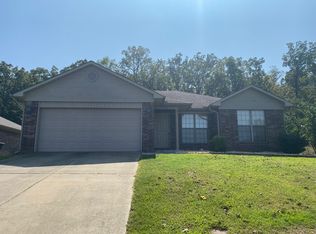 1945 Puma Dr, Conway, AR 72034
