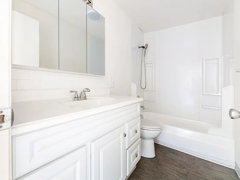 Welcome to Heather Place Apartments - Where comfort meets convenience! — Photo 22