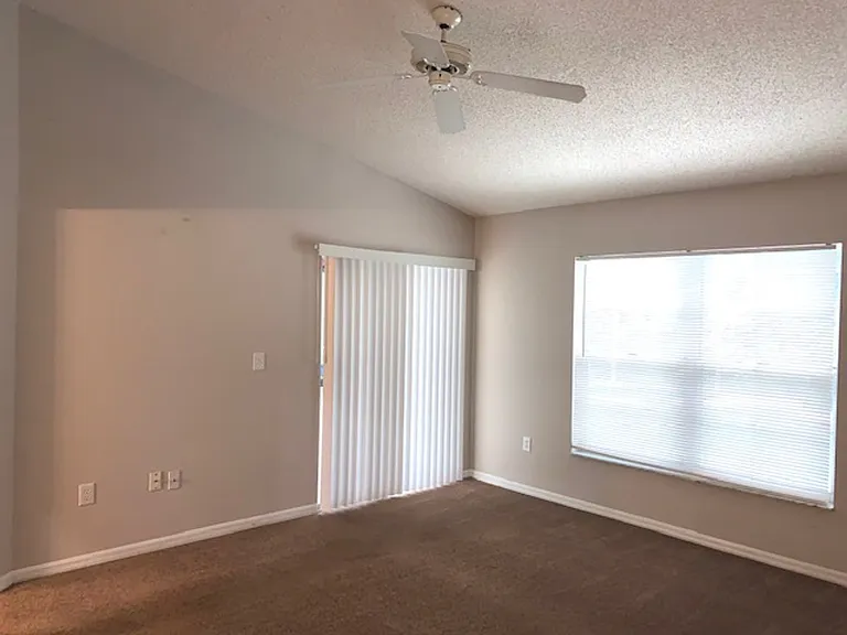1140 Zachary Ridge Ct — Photo 3