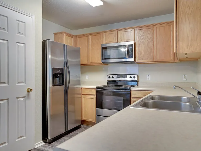 9405 Rowlands Sayle Rd — Photo 7