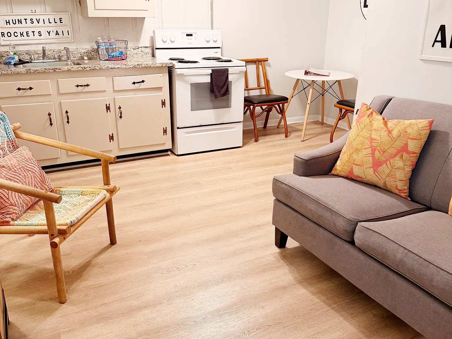 1 bed, 450 sqft, $795 — Photo 2