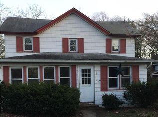 48 Edwards St, Patchogue, NY 11772