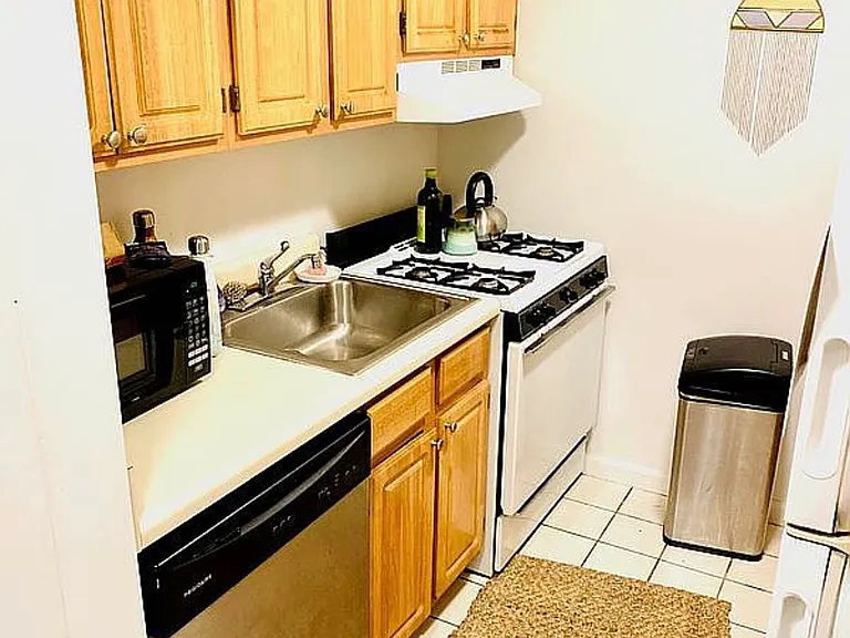 492 9th Ave #2D — Photo 4