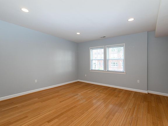 Living Room W/ Tons of Light