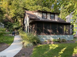 14 Juniper Trl, Kinnelon, NJ 07405