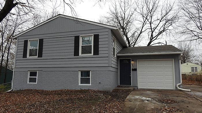 1st image of 807 N Powahatan Dr