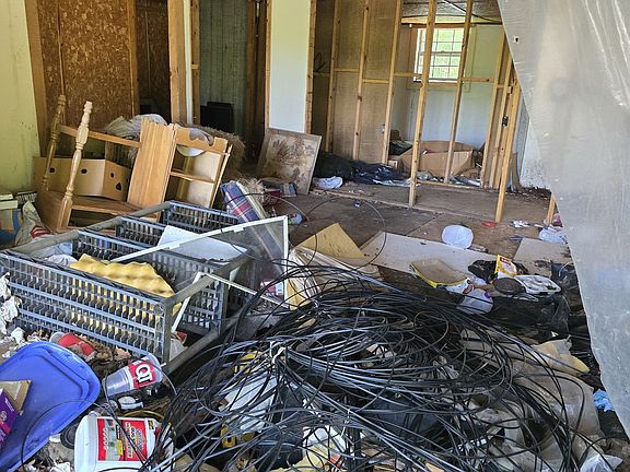 5th image of 701 Stinson Rd