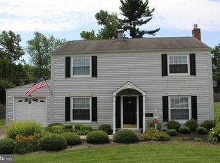 128 Terrace Rd, Levittown, PA 19056