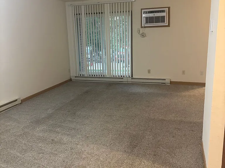 721 W Thorne St — Photo 17