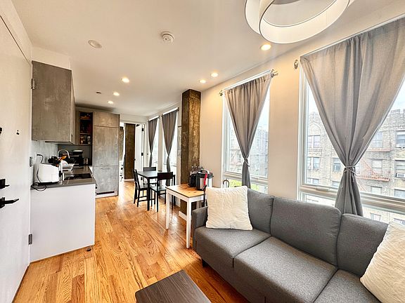 2nd image of 589 E New York Ave #601