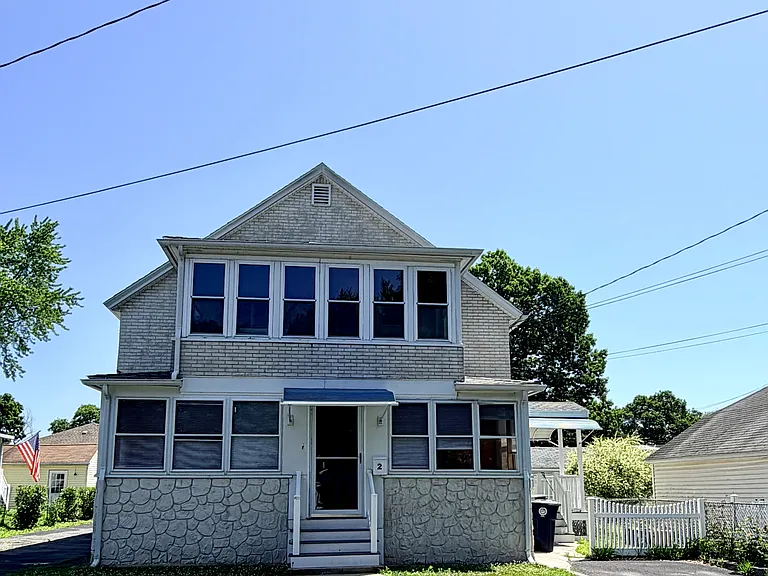 2 Tetreau St — Photo 1