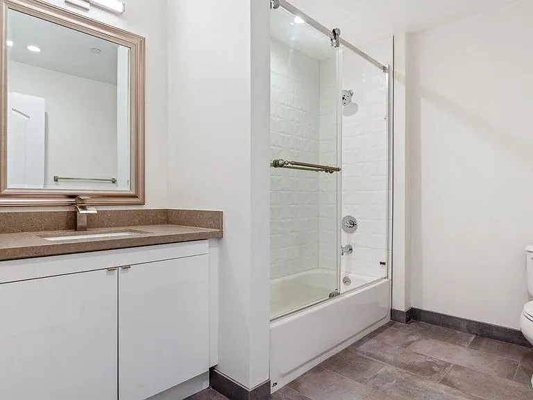 22769 Del Valle St #404 — Photo 17