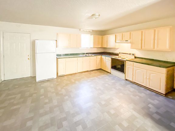4th image of 3011 Belmont Ave
