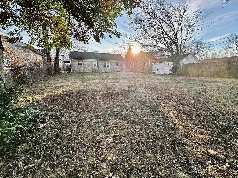479 Stratford Dr — Photo 40