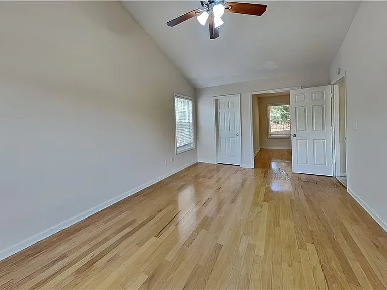500 Cottonwood Close — Photo 9