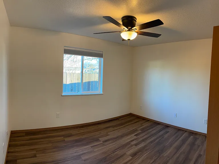 873 6th Ave SE #873 — Photo 14