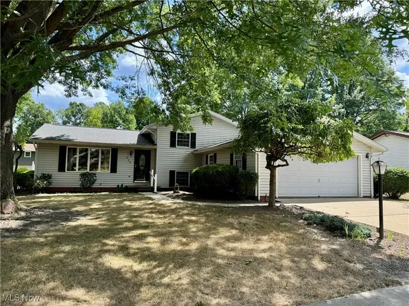 520 Stratton Ave SW, New Philadelphia, OH 44663