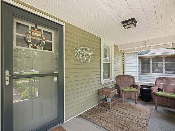 3rd image of 2803 S Delaware St