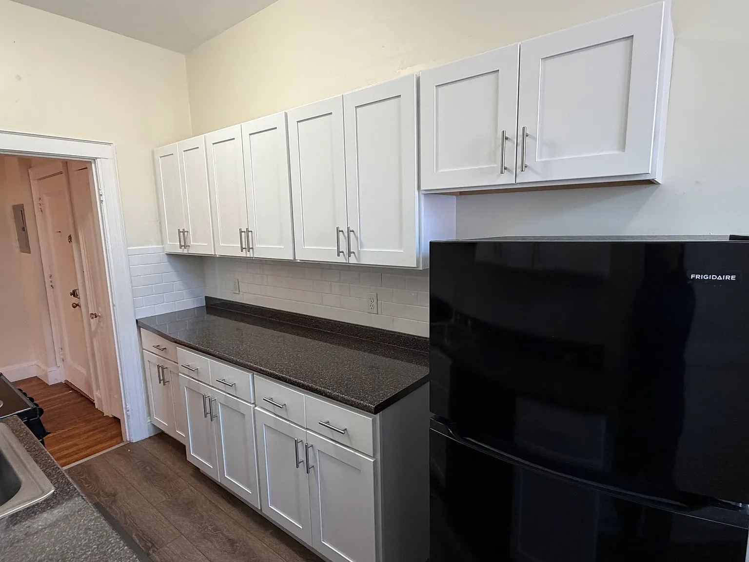 1 bed, 850 sqft, $2,365 — Photo 4