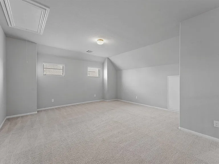 5443 Grand View Dr — Photo 10