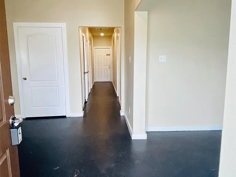 3126 Molly Dr — Photo 2