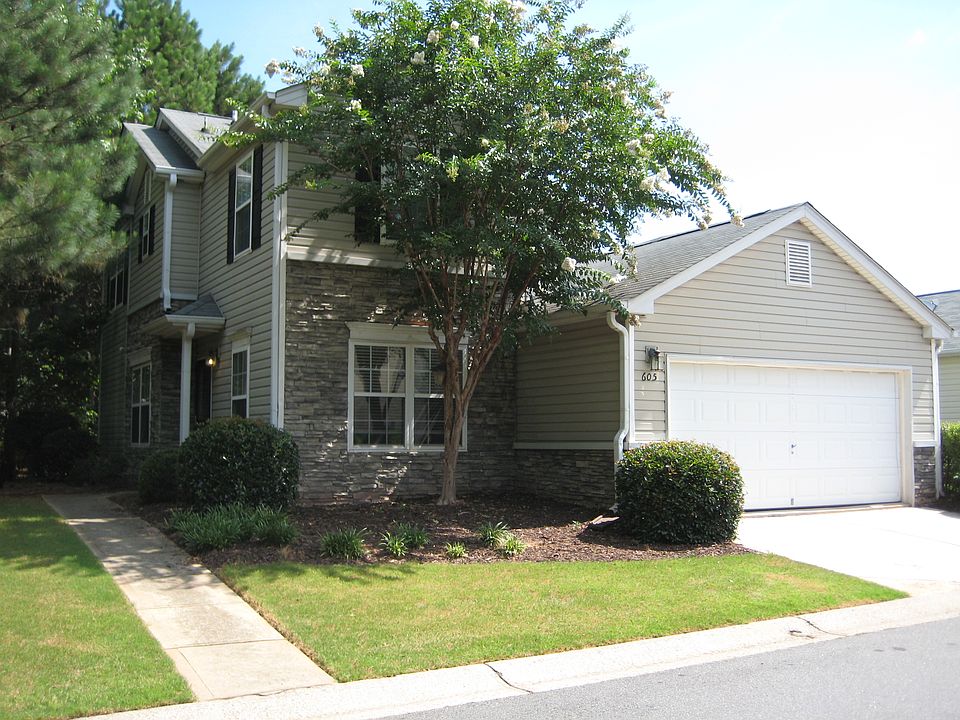 1st image of 605 W Oaks Dr