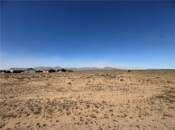 9957 N Roundup Trl, Kingman, AZ 86401