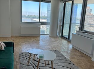 348 W 38th St #818, New York, NY 10018