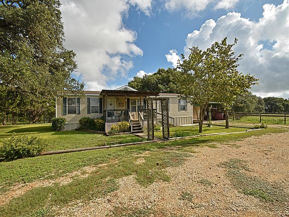 3rd image of 200 Rolling Oaks Dr