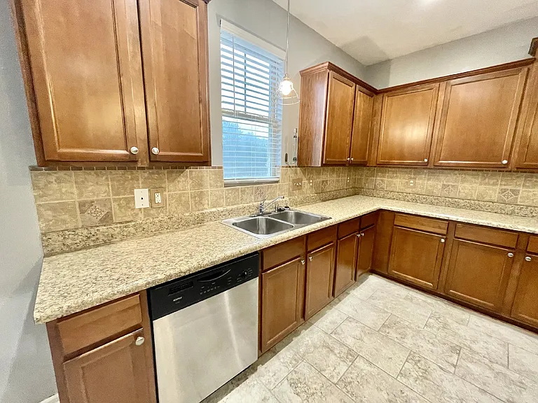 311 Highgrove Dr — Photo 29
