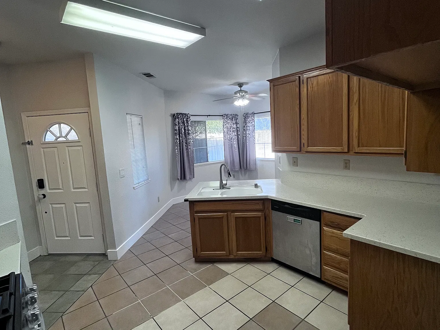 3 bed, 1278 sqft, $2,800 — Photo 4