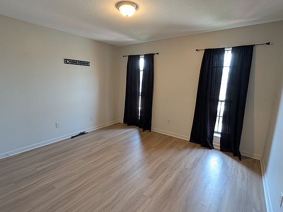 3rd image of 111 Cantal Dr