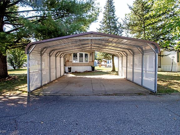 3rd image of 4400 Melrose Dr #257