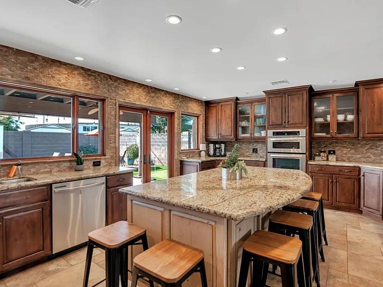 8631 E Berridge Ln — Photo 21