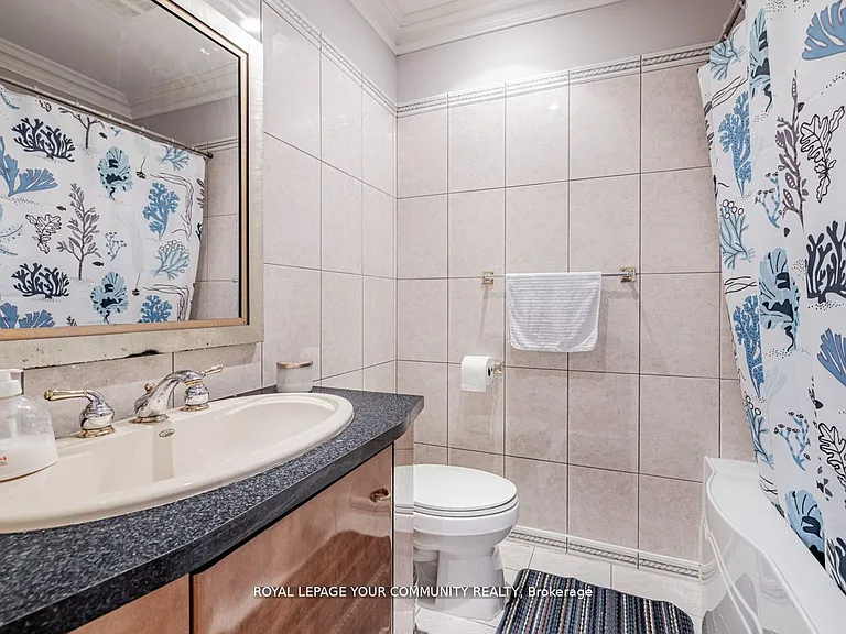 9 Robson Pl E — Photo 10